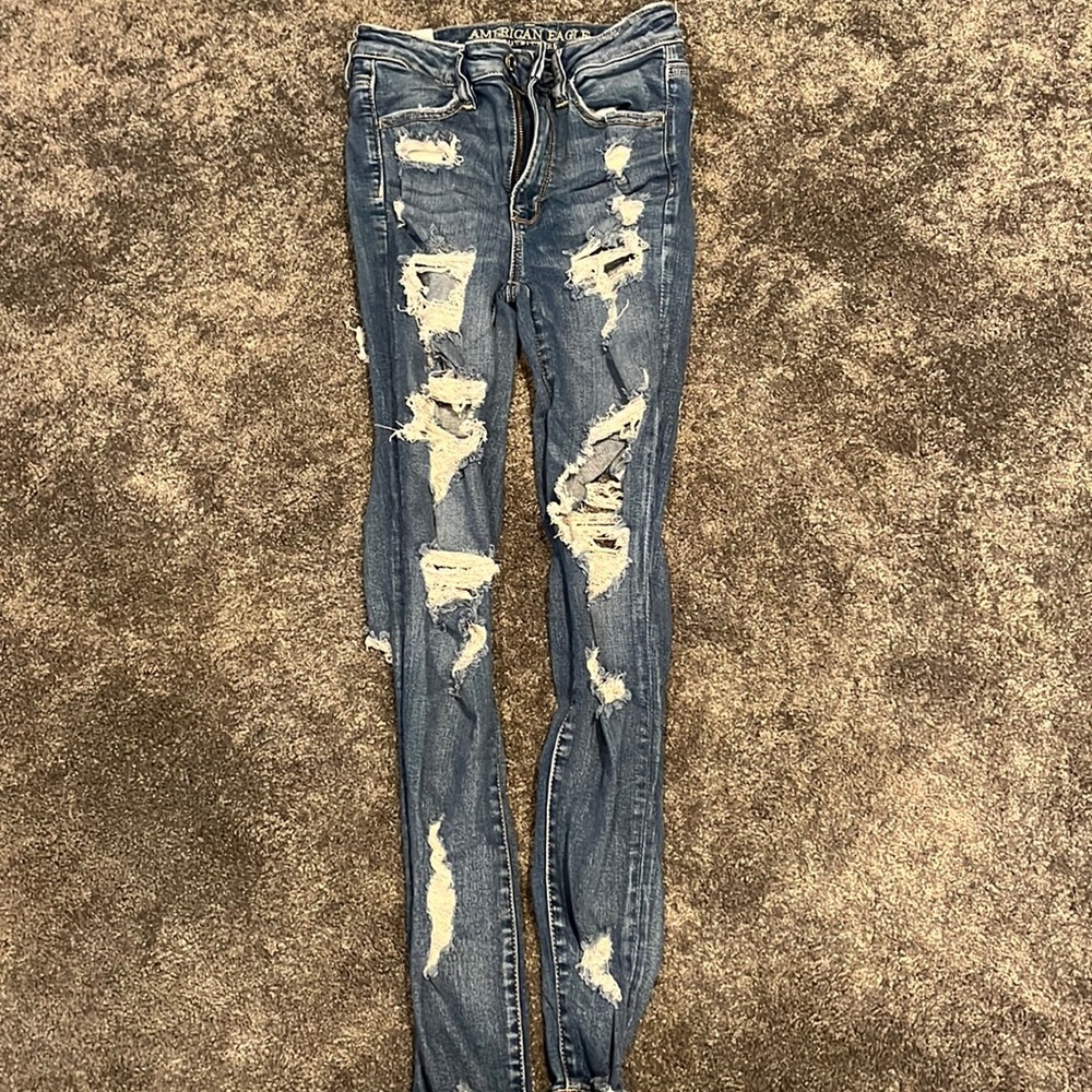 American Eagle blue ripped jeans